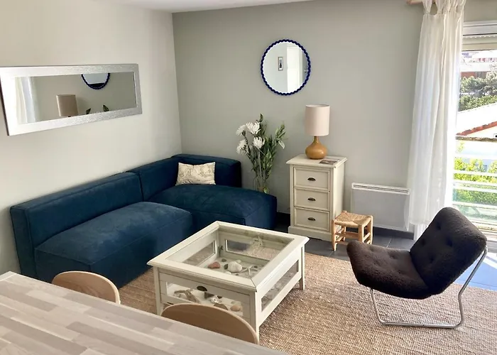 A 200m De La De Contis Saint-Julien-en-Born