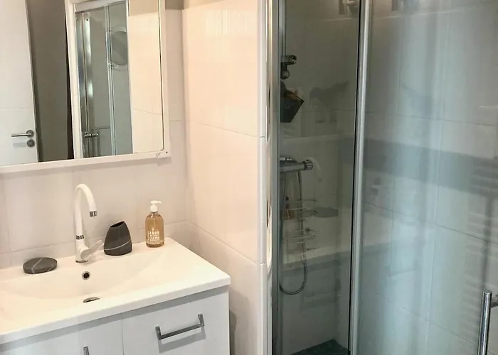 A 200m De La De Contis Apartmán *